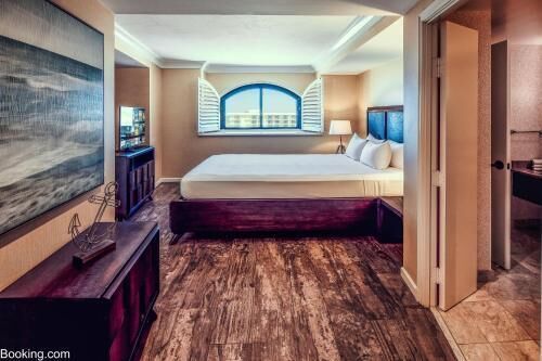 Premium bedding, pillow-top beds, in-room safe, iron/ironing board