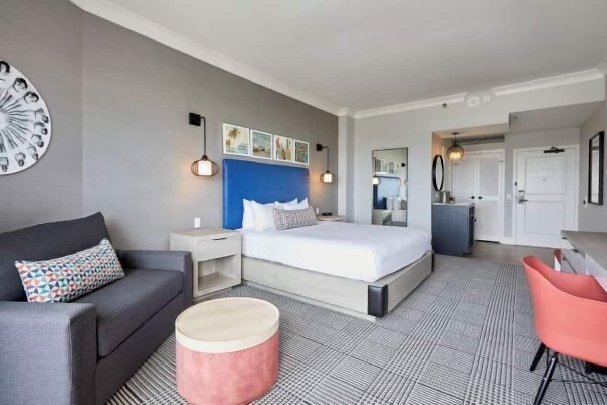 1 bedroom, premium bedding, pillowtop beds, in-room safe