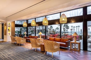 2 bares o lounges, bar junto a la alberca