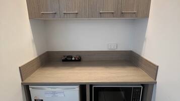 Double/Twin Room | Desk, iron/ironing board, cots/infant beds, free WiFi