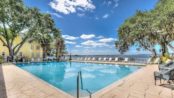 Outdoor pool, sun loungers