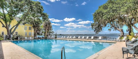 Outdoor pool, sun loungers