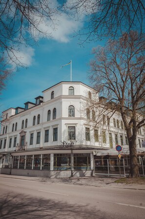 Front of property - Stadshotellet Lidköping (Lidköping)