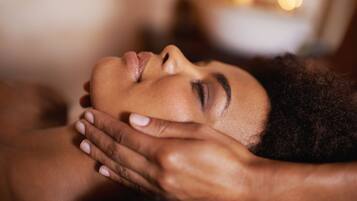 Hot stone-massage, sportsmassage, ansigtsbehandlinger, zoneterapi