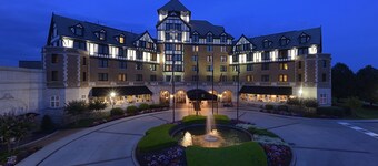 Hotel Roanoke & Conference Ctr, Curio Collection by Hilton 