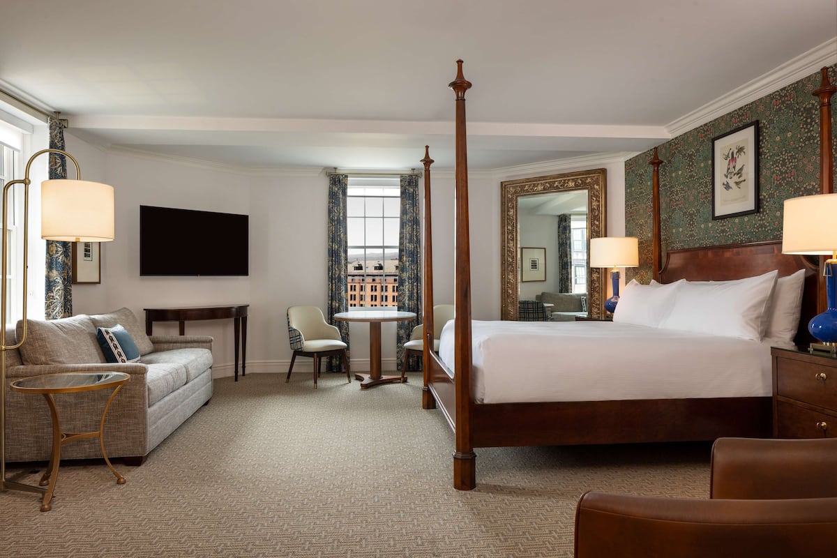 Premium Room, 1 King Bed