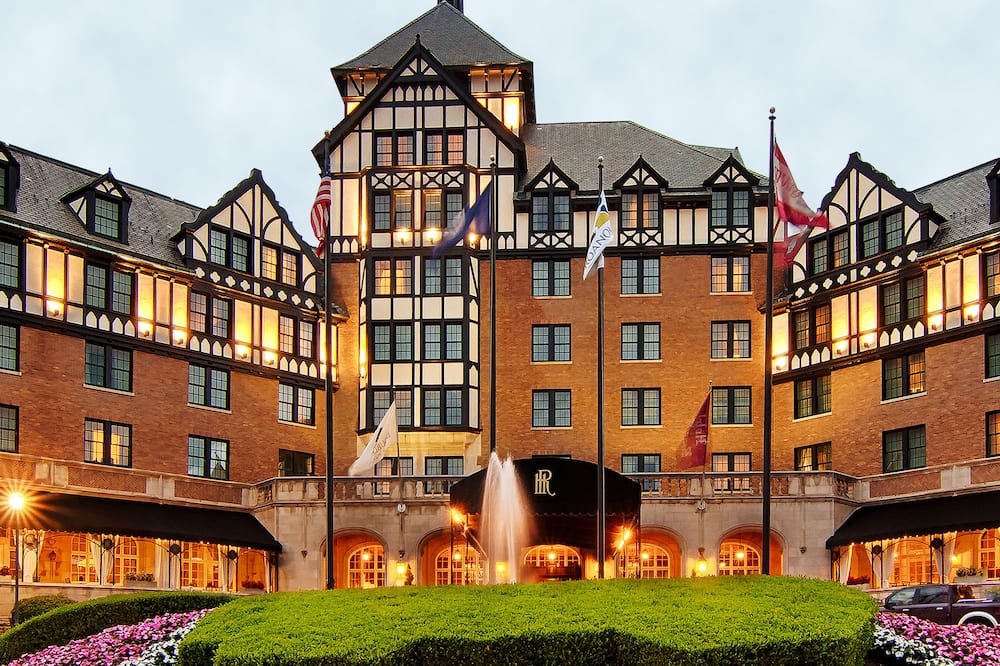 Hotel Roanoke & Conference Ctr, Curio Collection by Hilton
