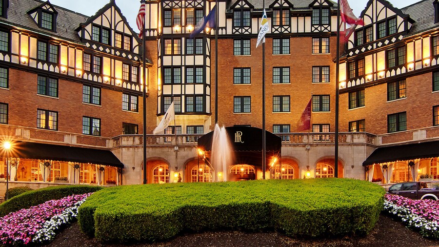 Hotel Roanoke & Conference Ctr, Curio Collection by Hilton