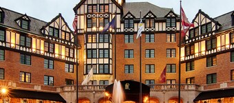 Hotel Roanoke & Conference Ctr, Curio Collection by Hilton