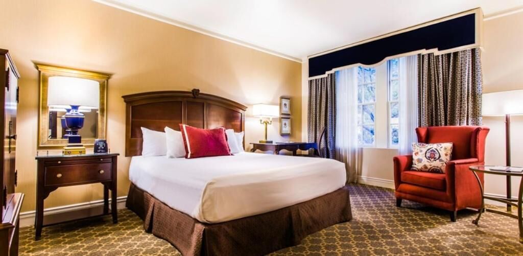 Egyptian cotton sheets, premium bedding, pillowtop beds, in-room safe
