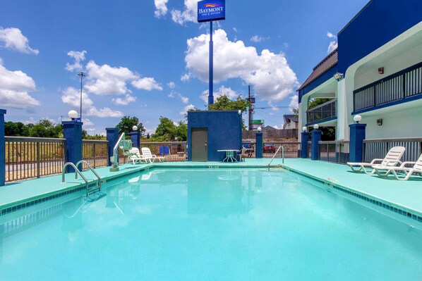 Seasonal outdoor pool