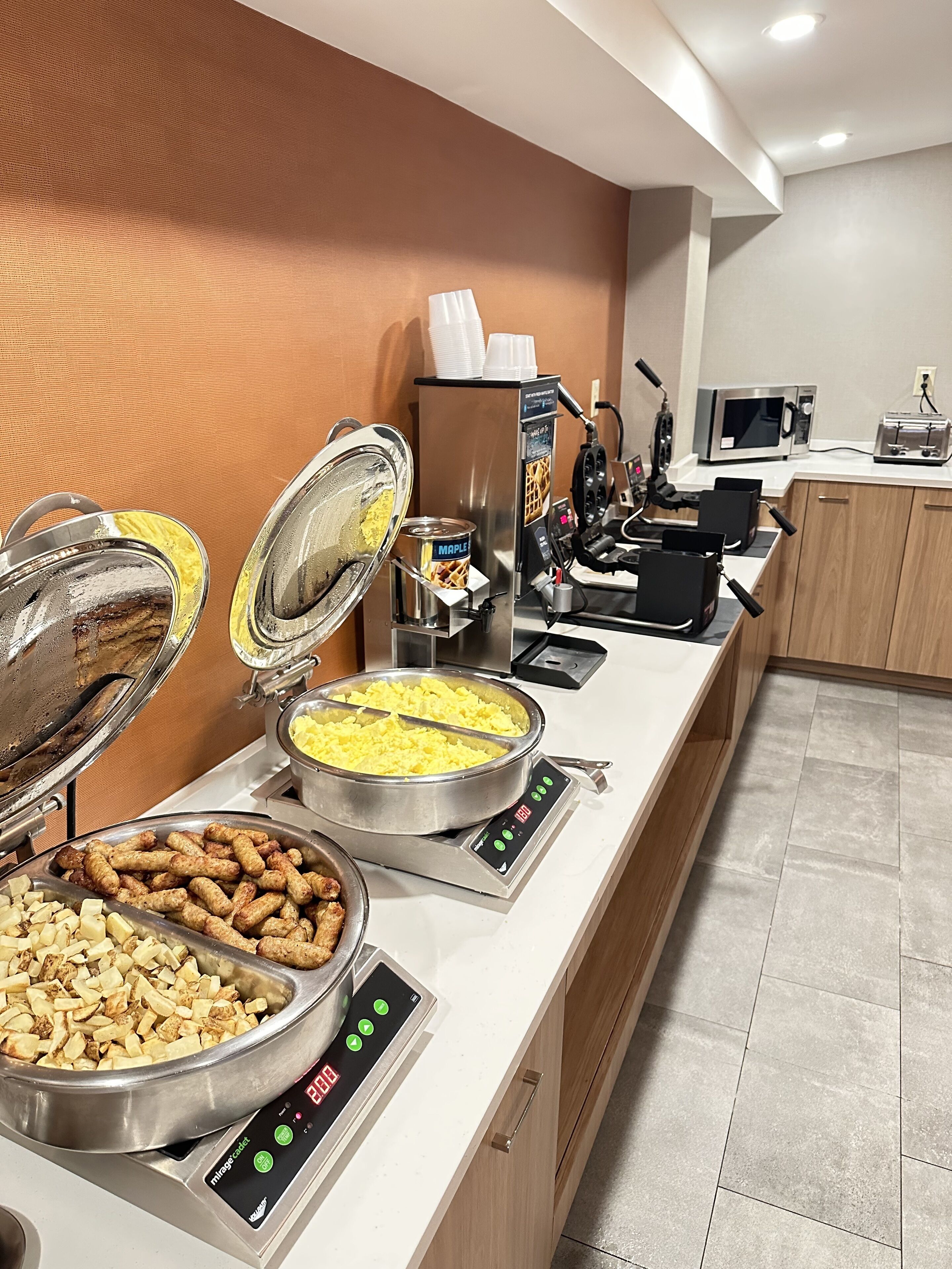 free daily full breakfast