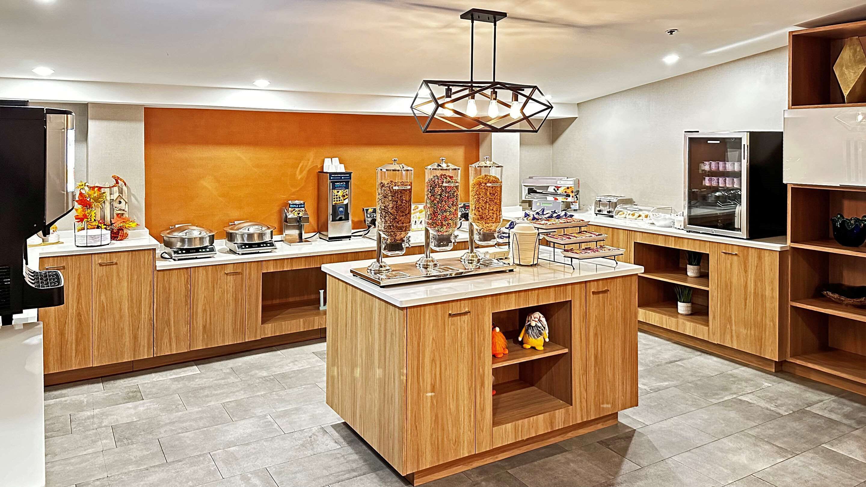 free daily full breakfast