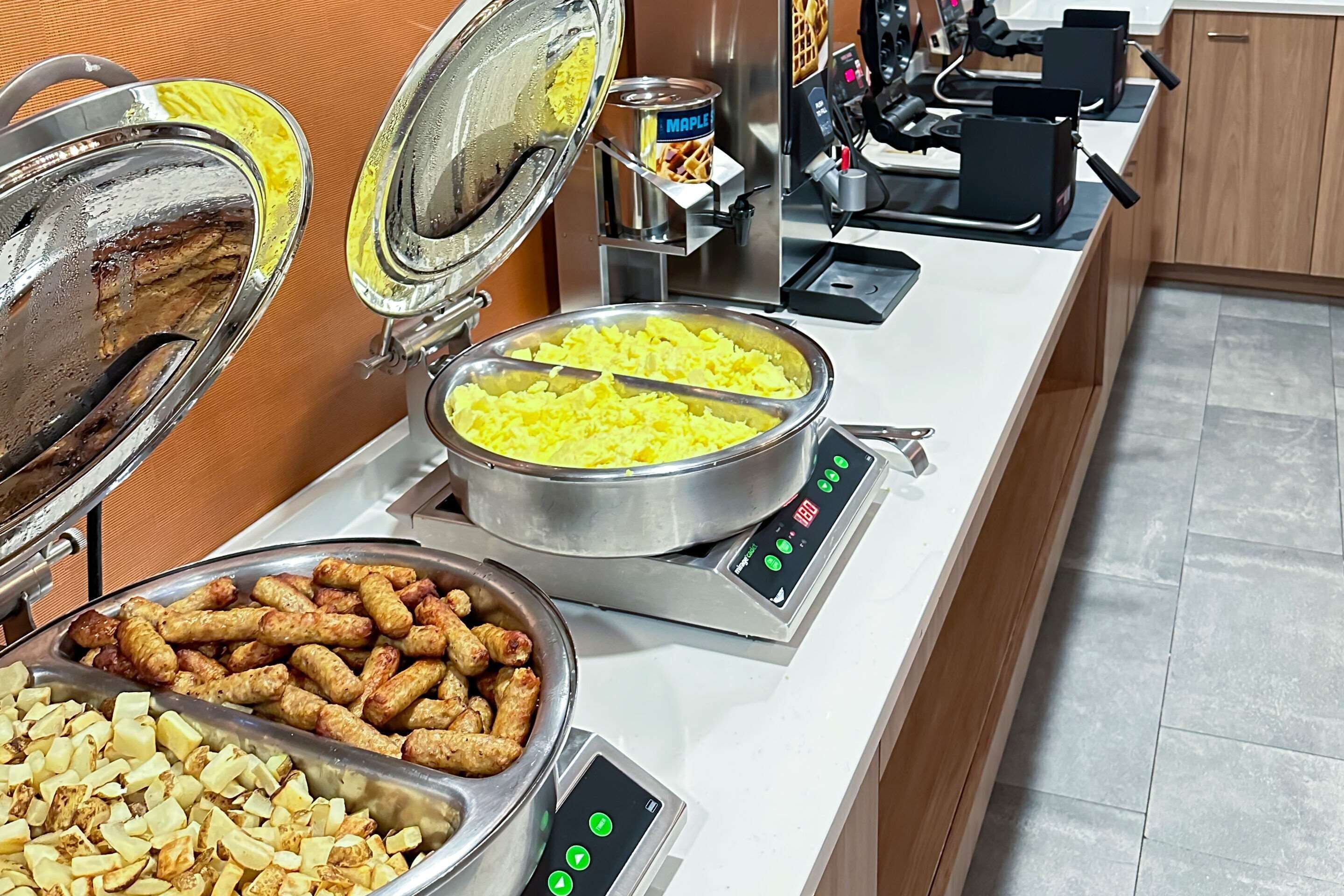 free daily full breakfast