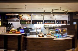 Se sirven desayunos y cocina americana