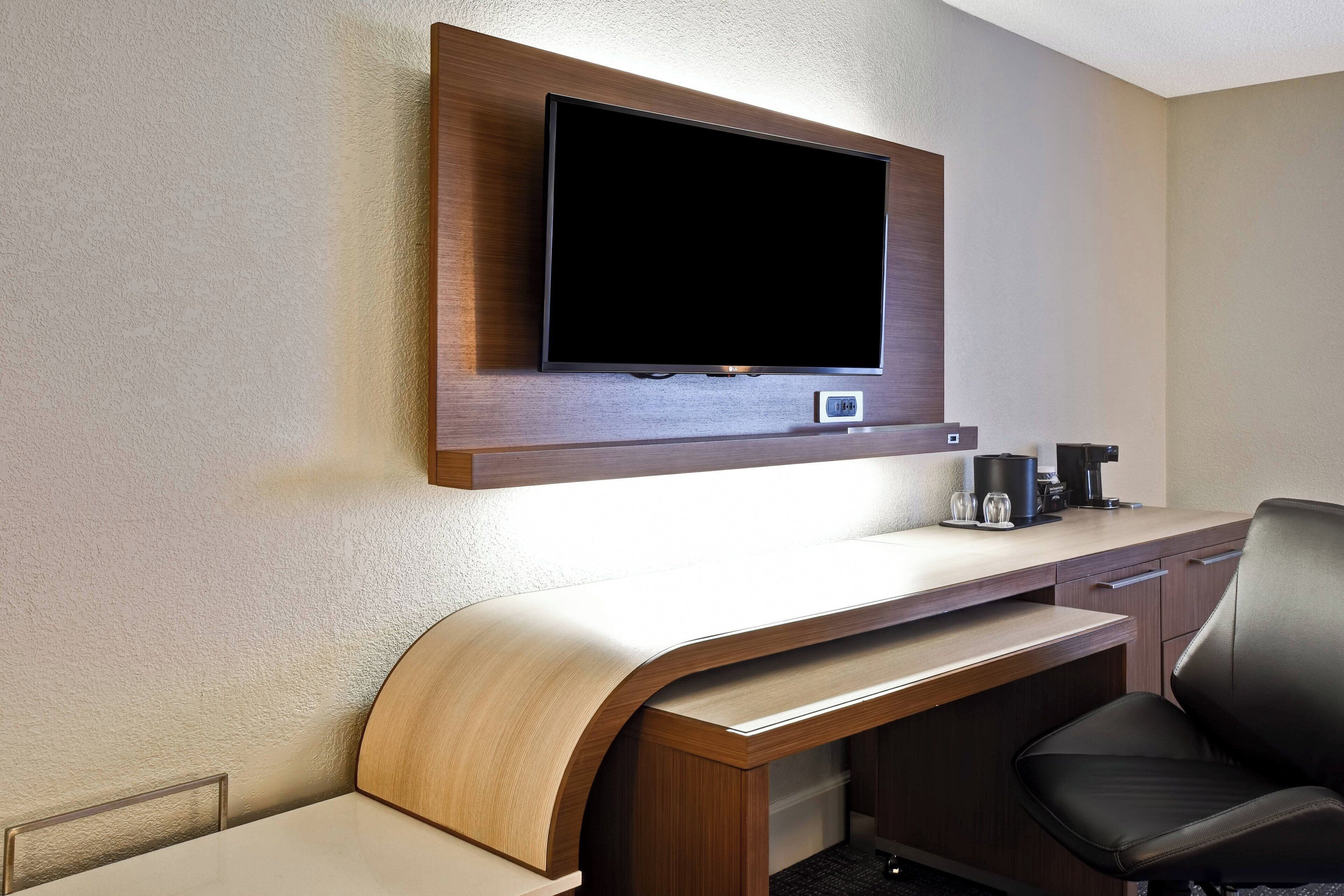 1 bedroom, premium bedding, desk, iron/ironing board