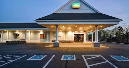 Courtyard By Marriott Cape Cod Hyannis