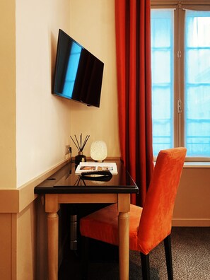 Comfort Room | Living area