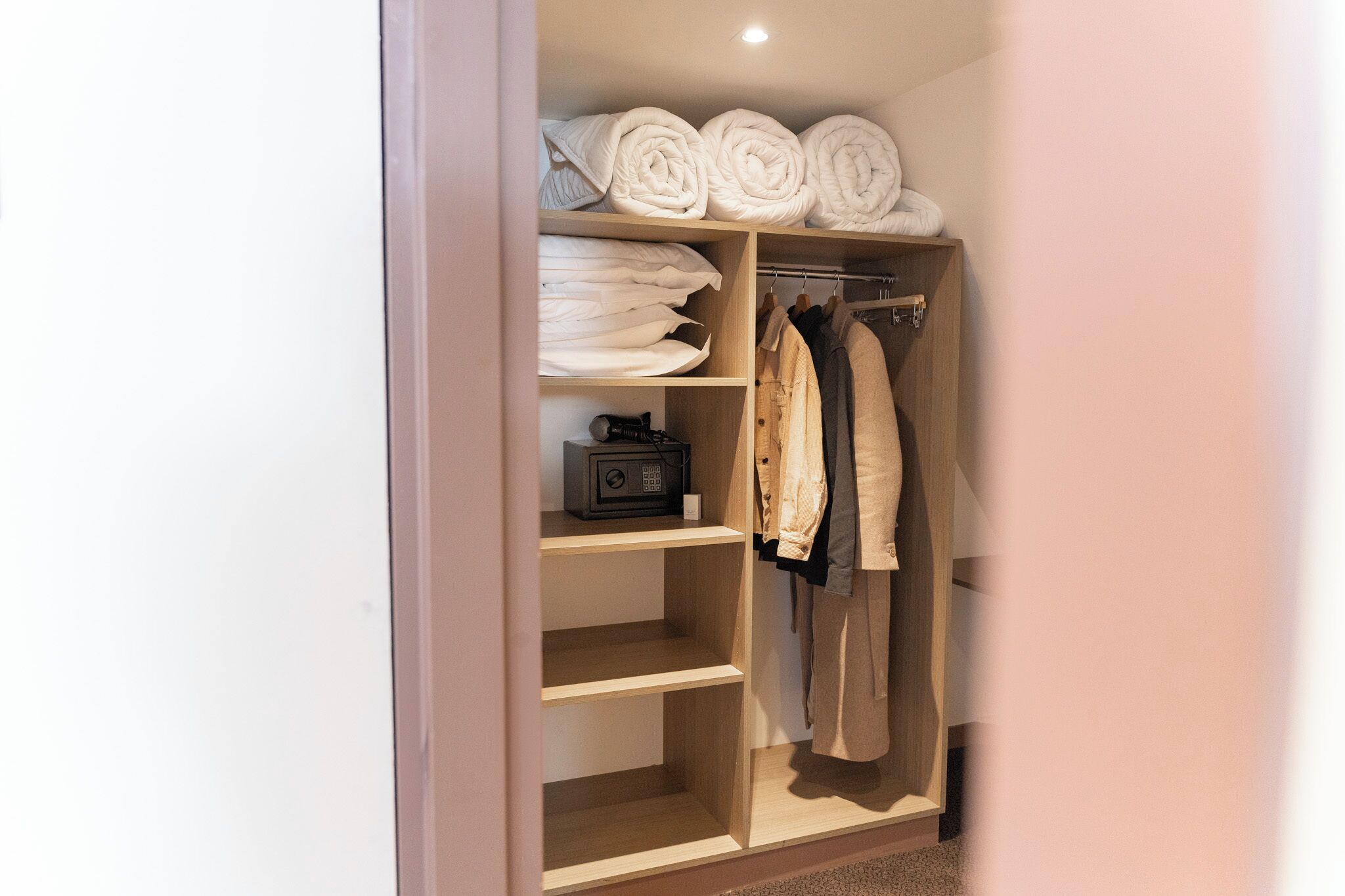 Habitación familiar | Artículos del minibar gratis y caja de seguridad en la habitación 