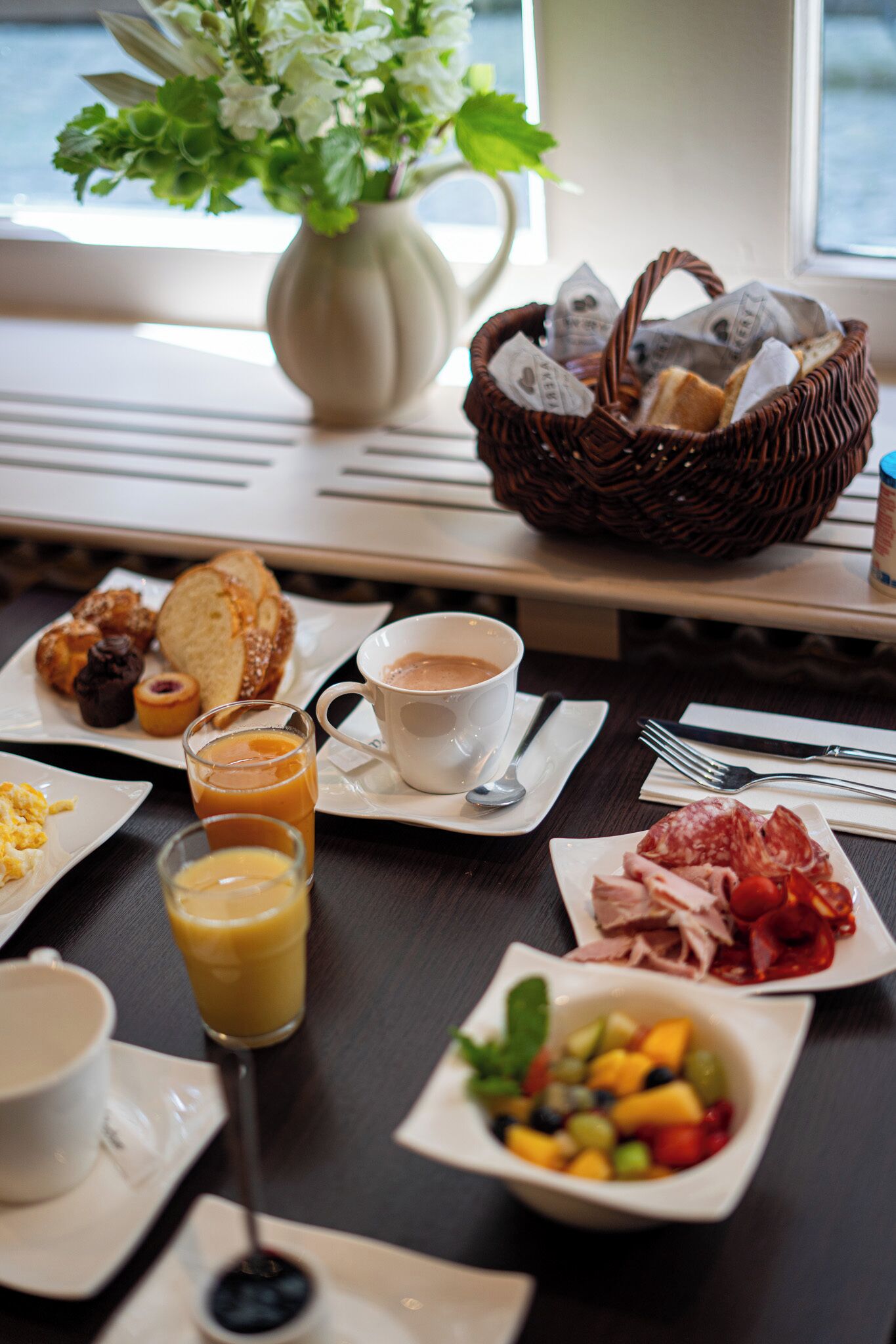 daily continental breakfast (eur 19 per person)