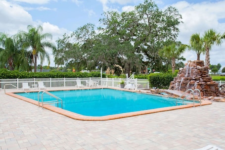 Outdoor pool, open 8:00 AM to 9:00 PM, sun loungers. Days Inn by Wyndham Brooksville/Dade City
