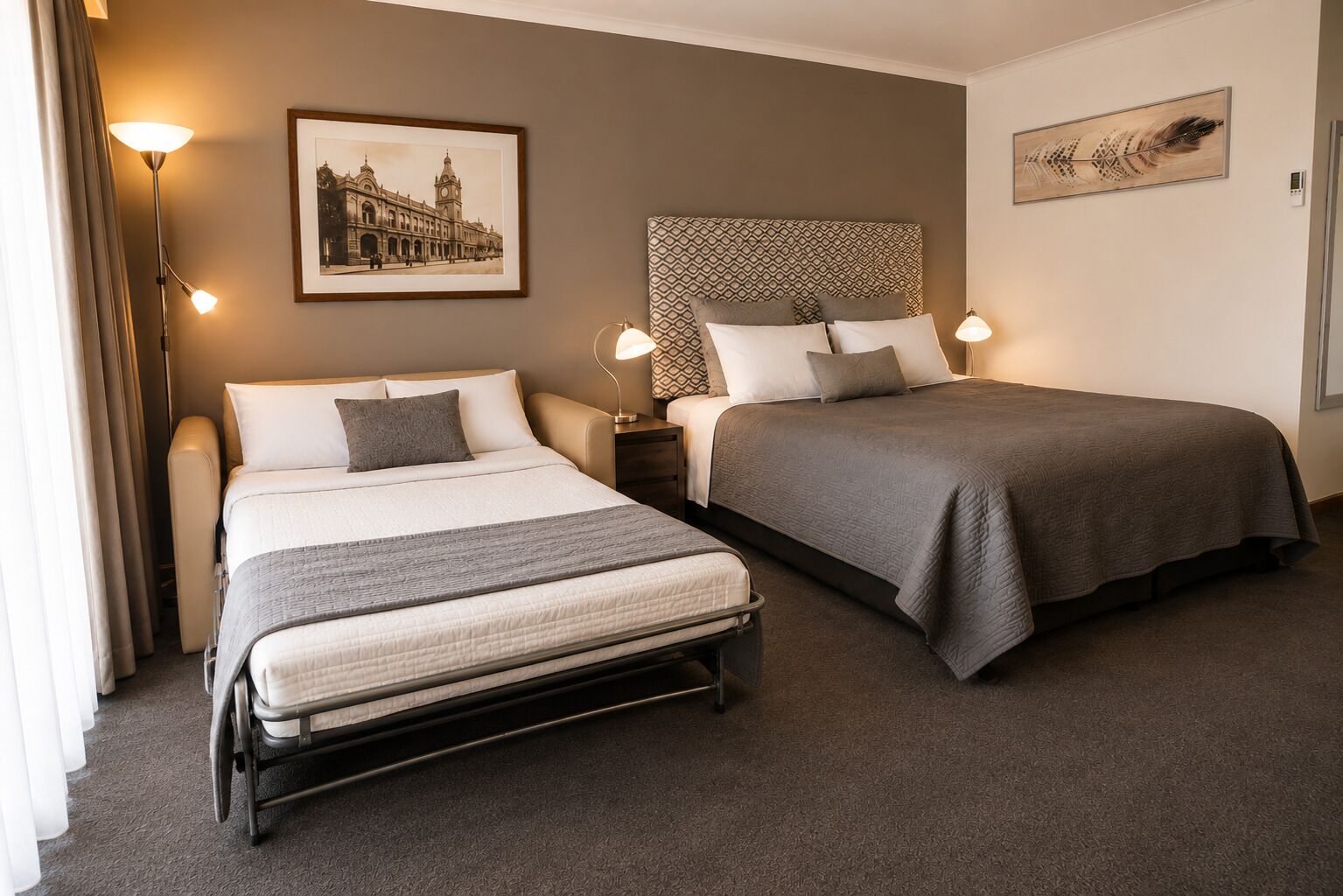 Executive Room, 1 King Bed | In-room safe, laptop workspace, iron/ironing board, cribs (surcharge)