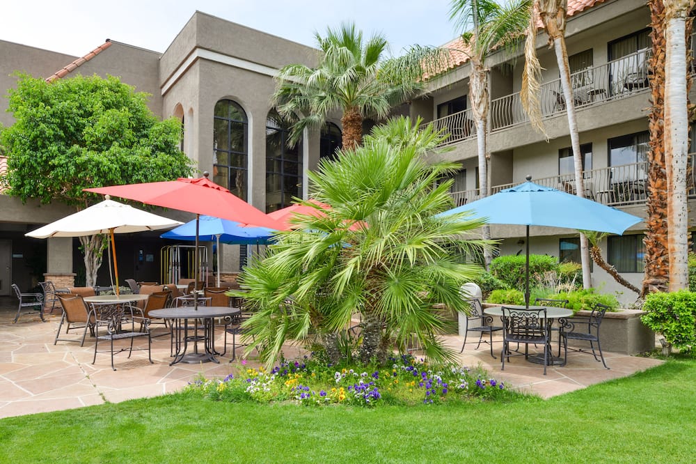 Holiday Inn Express Palm-Desert by IHG