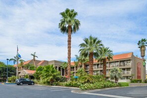 Exterior - Holiday Inn Express Palm-Desert by IHG (Palm Desert)