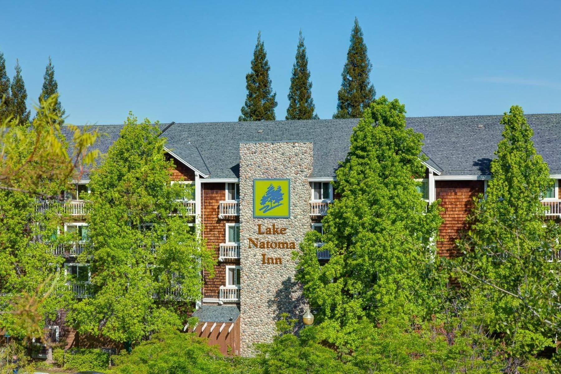Foto - Lake Natoma Inn
