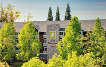 Lake Natoma Inn