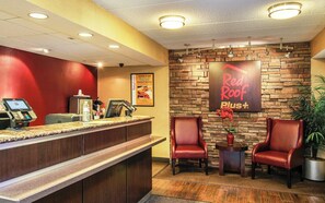 Lobby - Red Roof Inn PLUS+ Atlanta - Buckhead  (Atlanta)