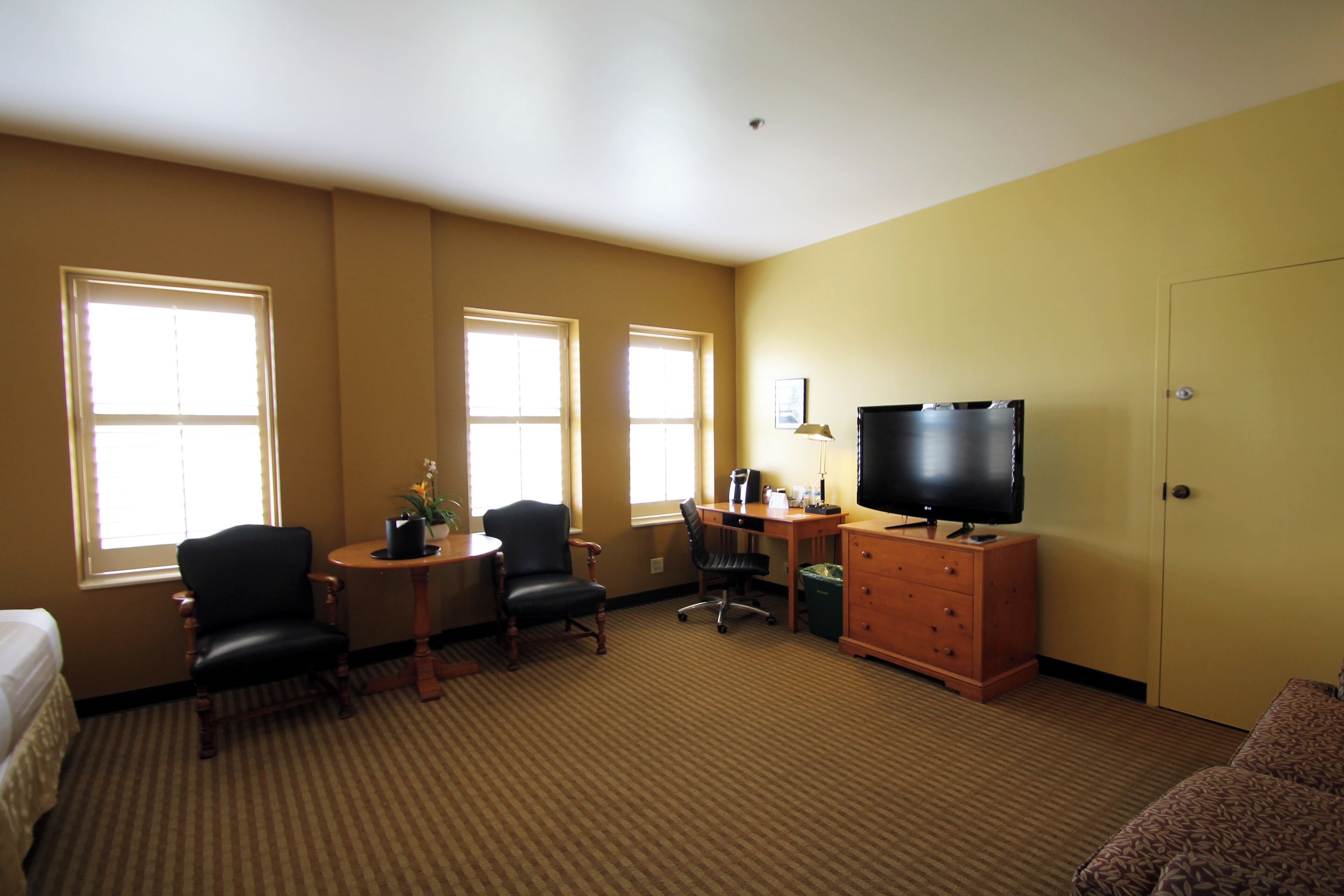 standard room, multiple beds | desk, iron/ironing board, free wifi, bed sheets