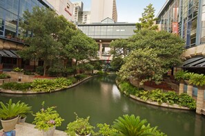 Shopping mall