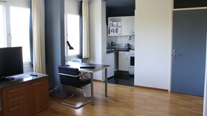 Studio, Half board | In-room safe, desk, blackout drapes, WiFi (free) - Hotel Djingis Khan (Lund)