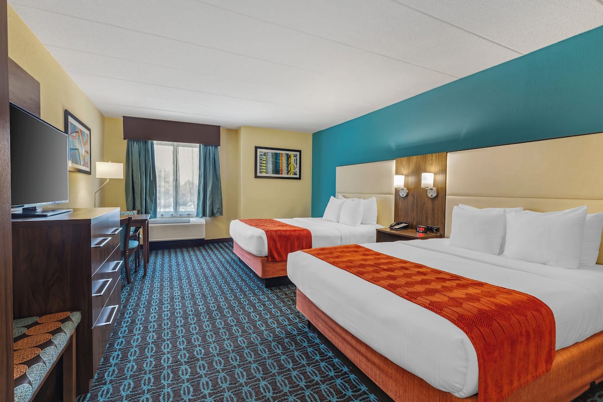 In-room safe, desk, laptop workspace, iron/ironing board