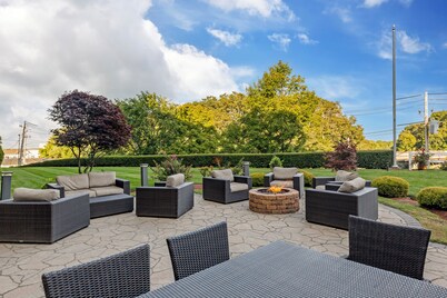 Best Western Plus North Shore Hotel