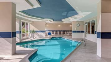 Indendørs pool
