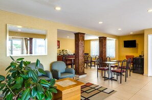 Lobby - FairBridge Inn Express (Pittsfield)
