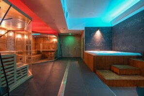 Espace de soins pour les couples, sauna, bain à remous, hammam, massages