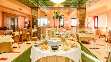 Colazione a buffet inclusa, servita tutte le mattine 