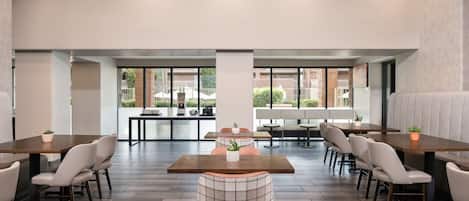 Desayuno bufé gratuito y diario