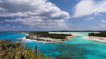 Yksityinen ranta, ilmaiset rantakuljetukset, ilmaisia rantacabañoita