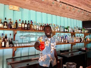 2 bars/lounges, poolside bar, beach bar