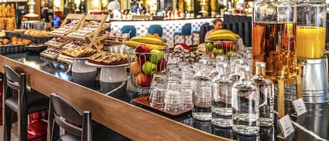 Daily buffet breakfast for a fee