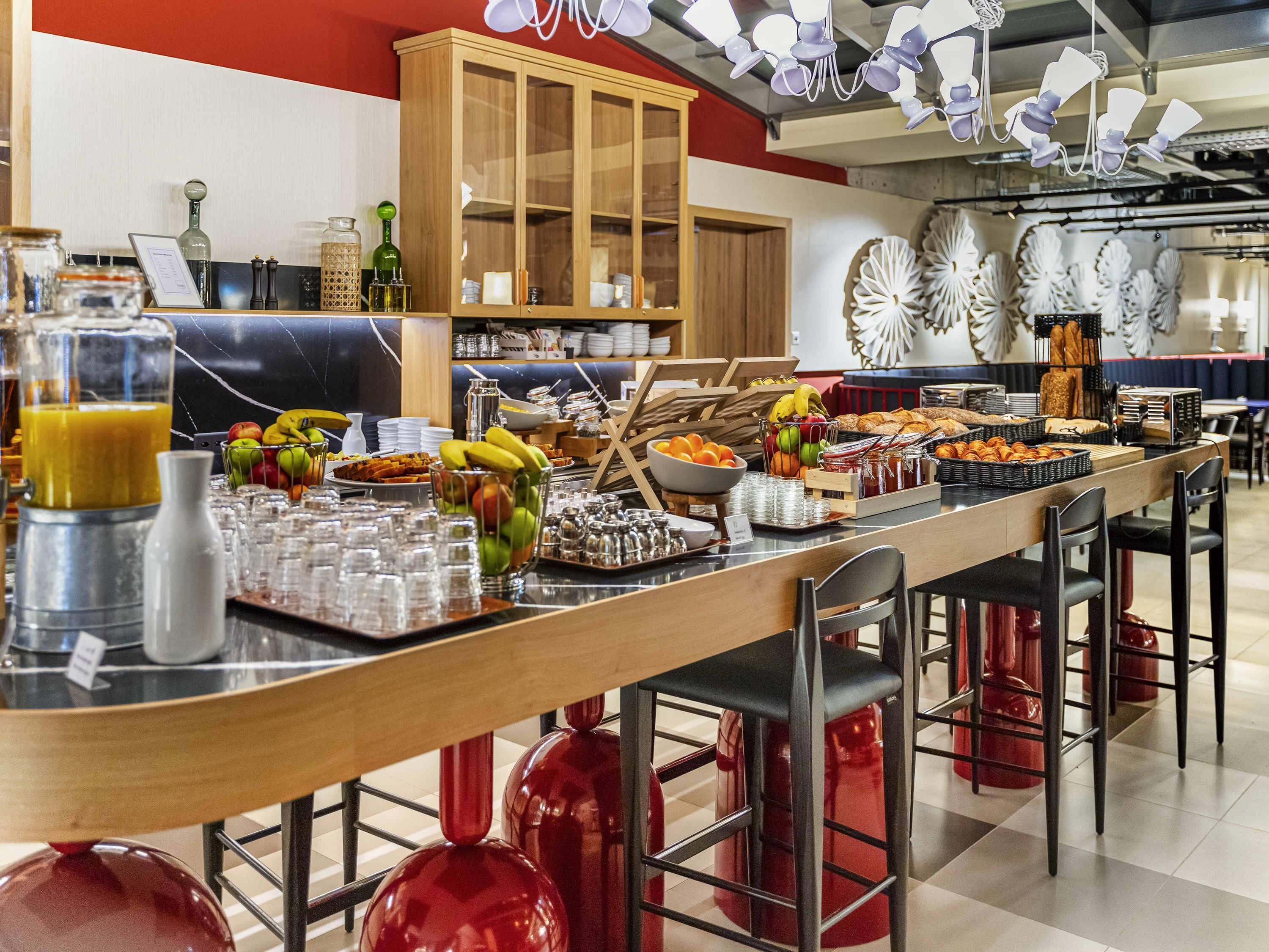 Daily buffet breakfast for a fee