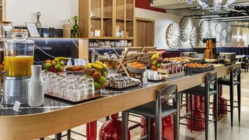 Daily buffet breakfast for a fee