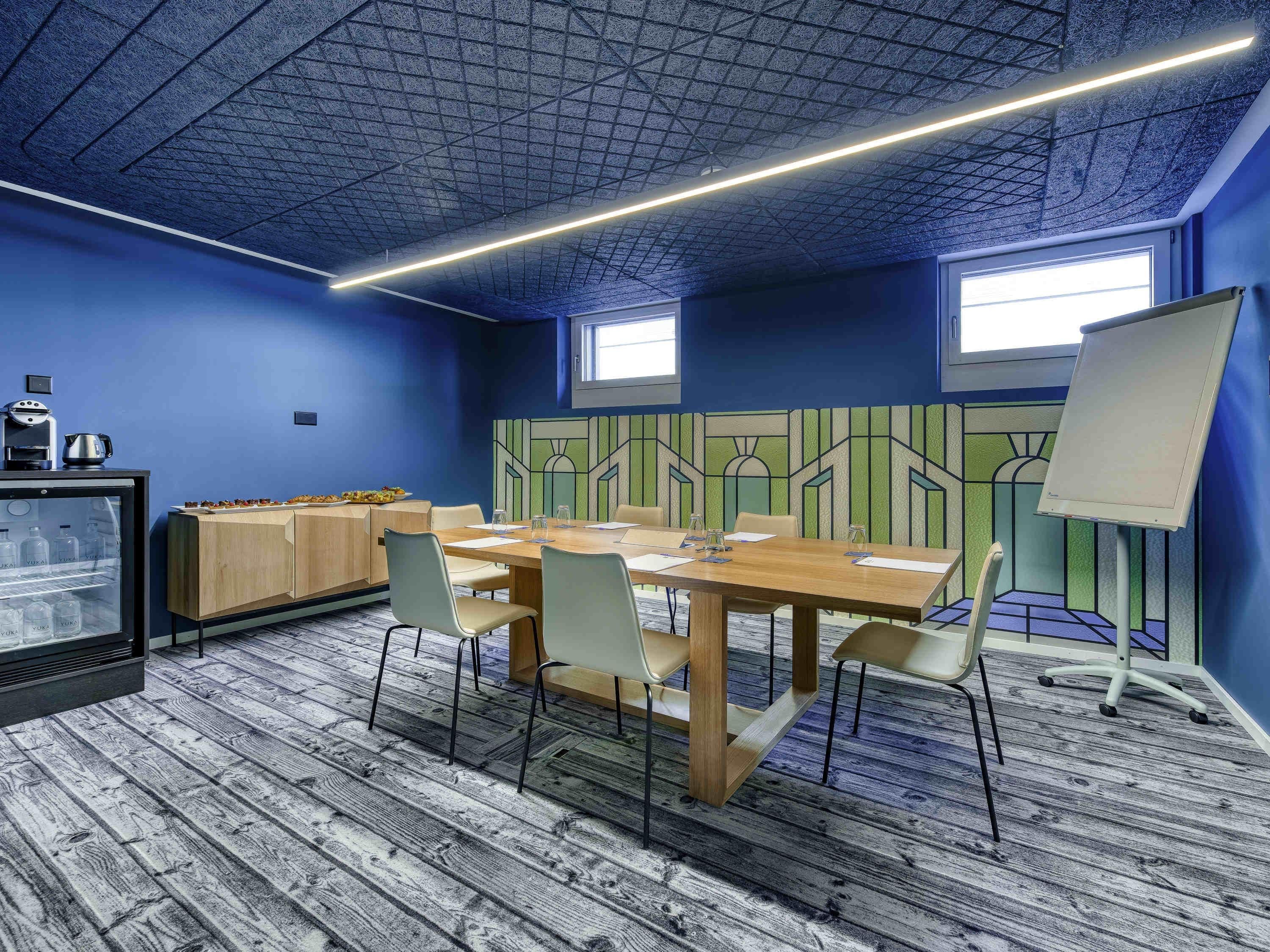 Meeting facility