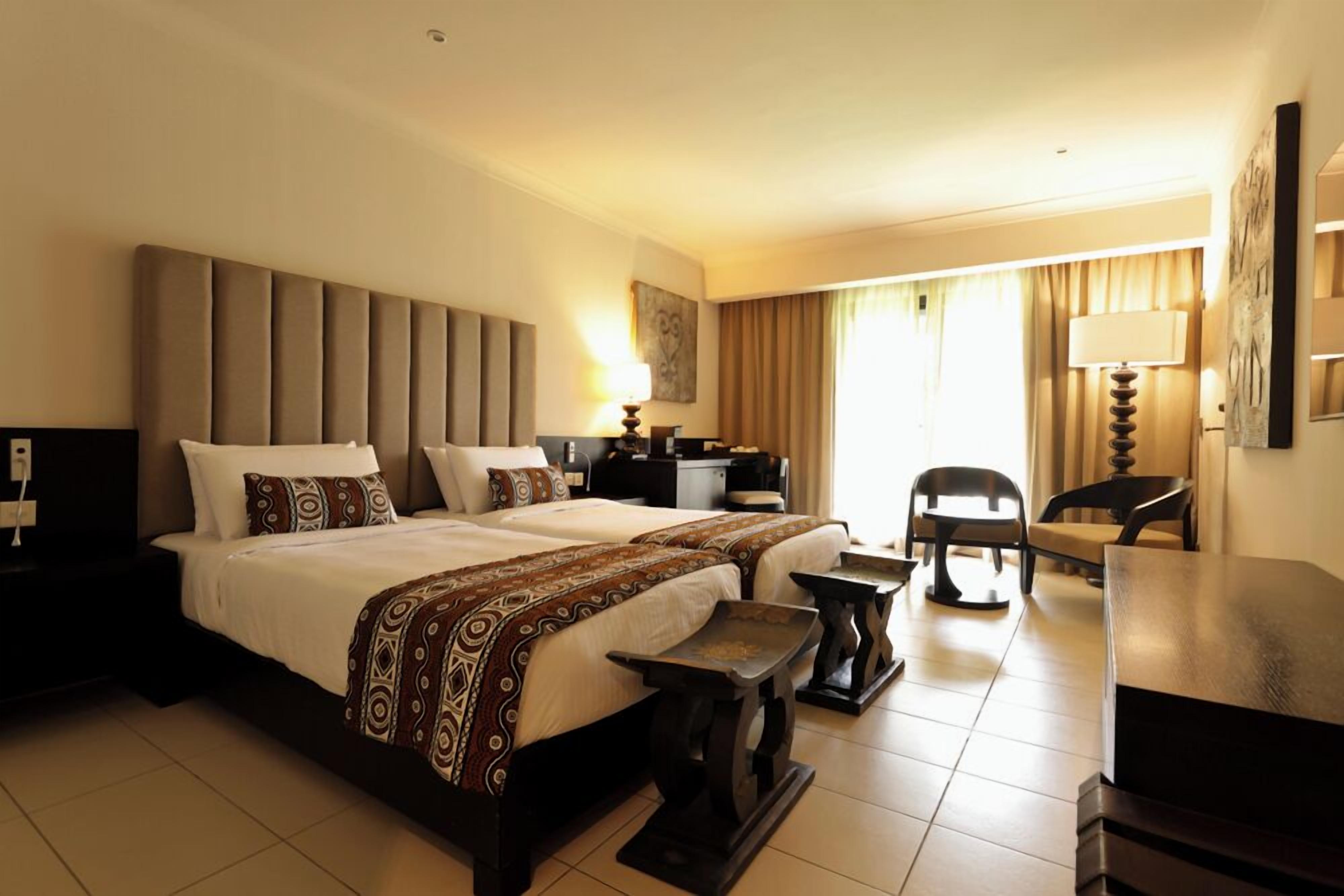 Premium bedding, free minibar, in-room safe, desk