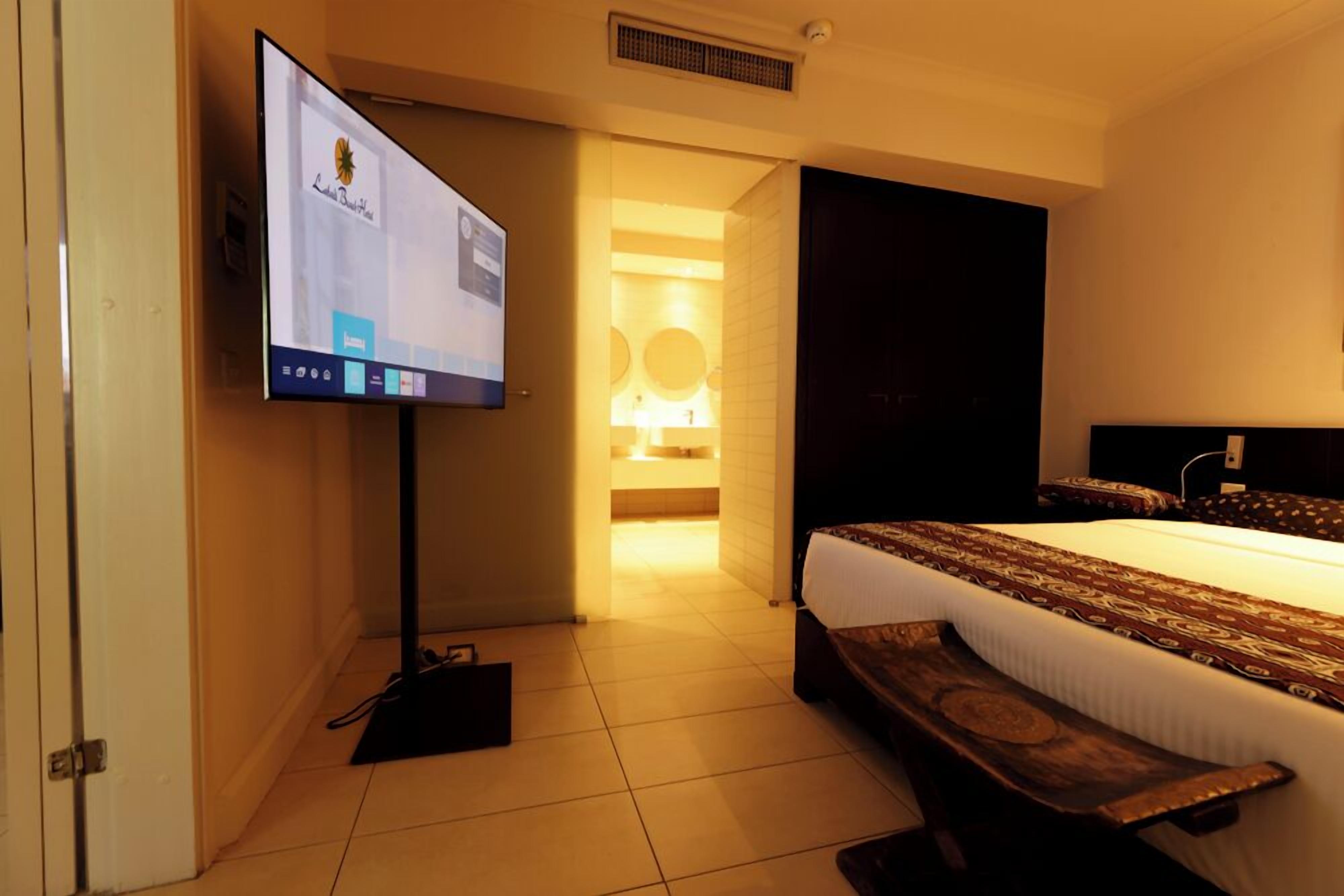 Superior Suite | Premium bedding, free minibar, in-room safe, desk
