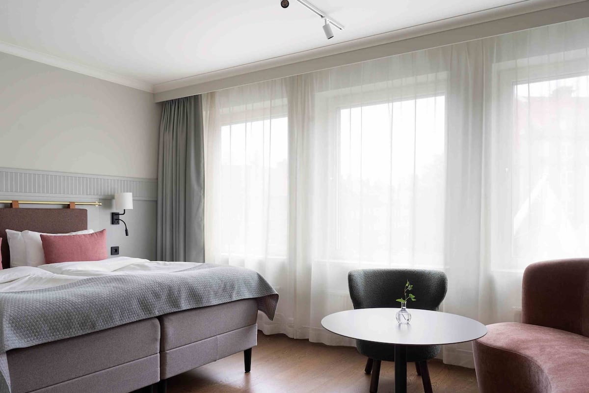 Premium Large | Minibar, värdeförvaringsskåp på rummet och skrivbord